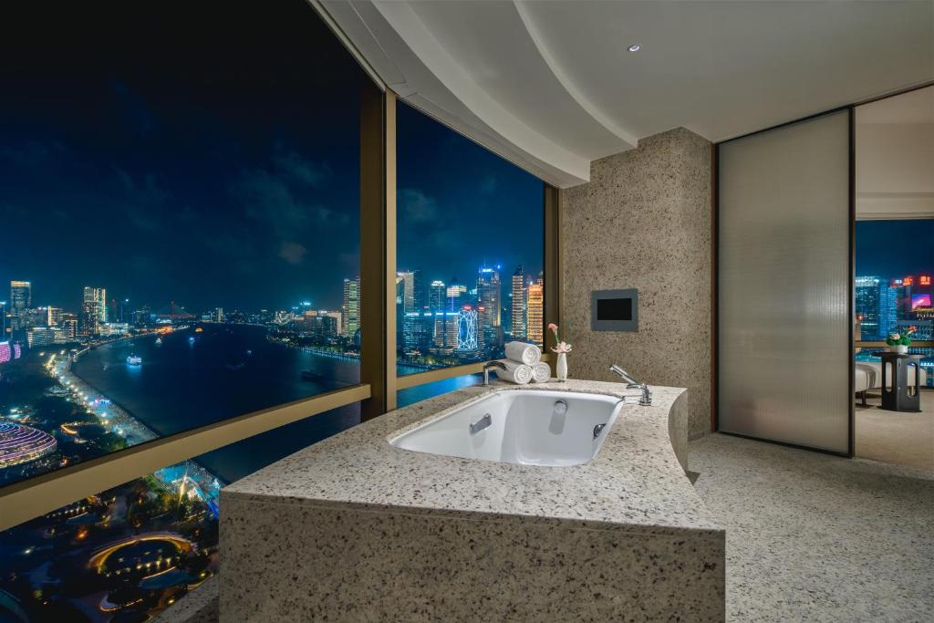 Fotografie z fotogalerie ubytování Hyatt on the Bund Shanghai - a Grand Hyatt hotel, most centrally located at HuangPu river banks in downtown v Šanghaji