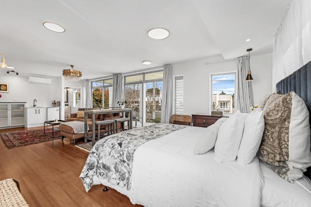 Photo from The Bays Bed & Breakfast in Auckland, Auckland Region, New Zealand
