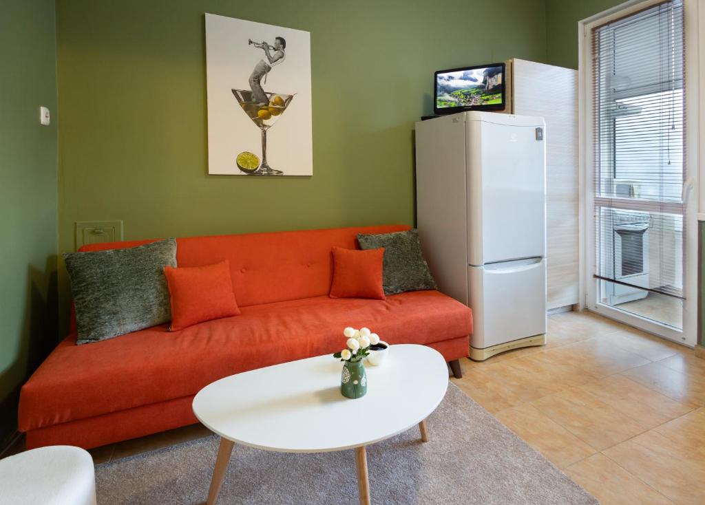 Kuchyň nebo kuchyňský kout v ubytování Groovy Olive Apartment