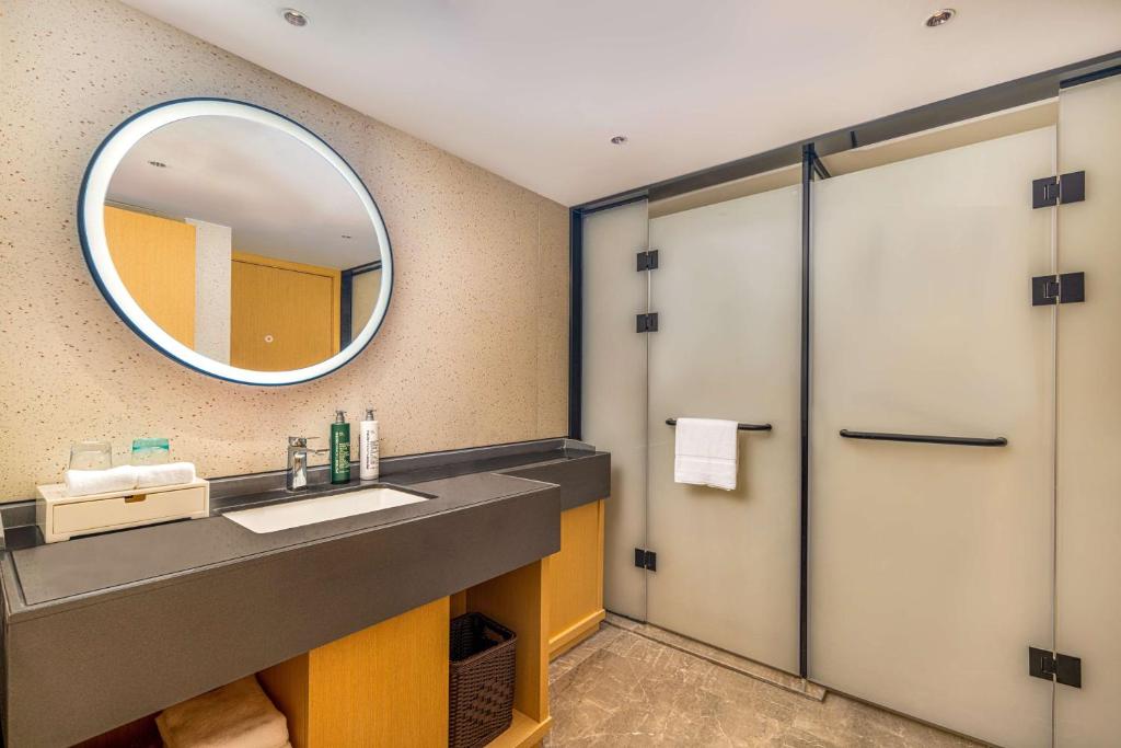 Hilton Garden Inn Guangzhou Airport Aerotropolis - Free shuttle to Airport - Suite King