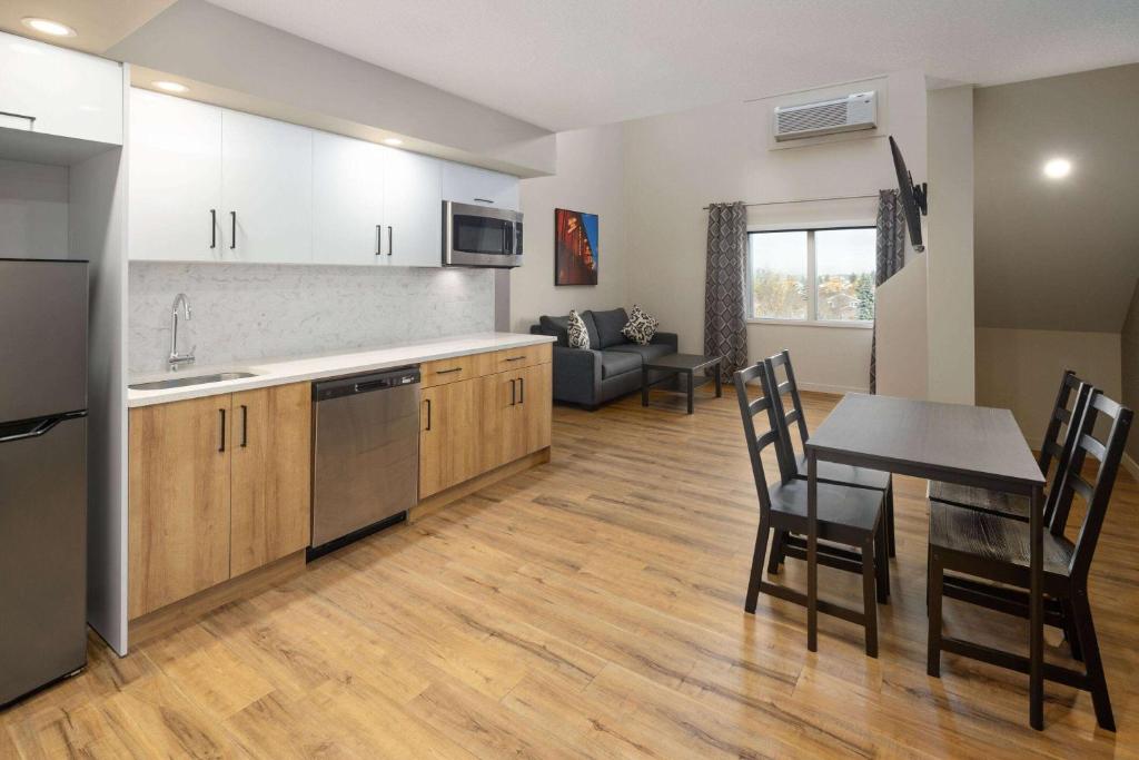 Baymont by Wyndham West Edmonton - Resim 34
