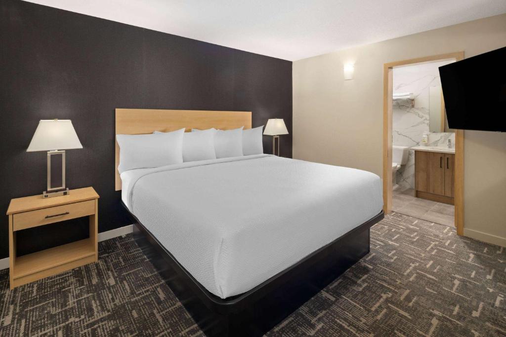 Baymont by Wyndham West Edmonton - Resim 35