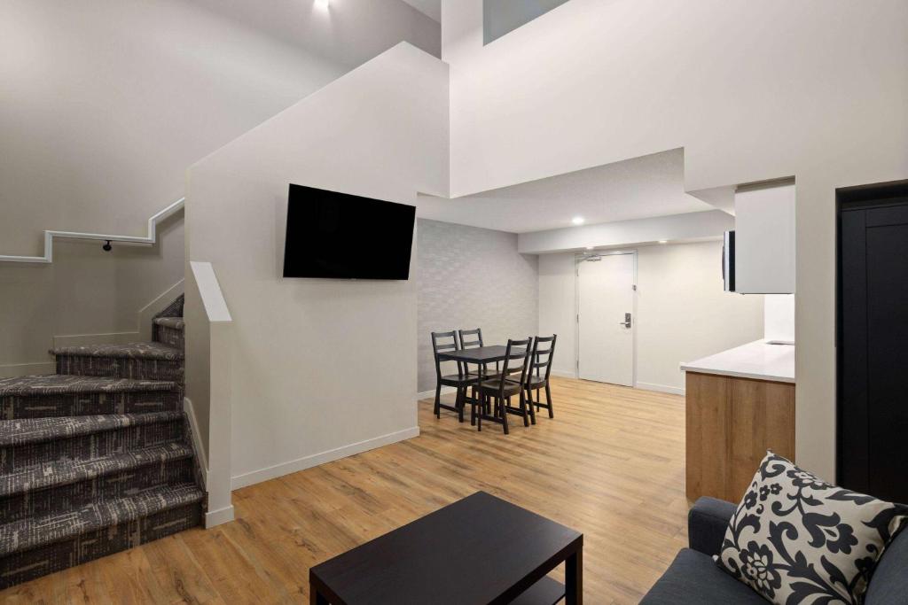 Baymont by Wyndham West Edmonton - Resim 36