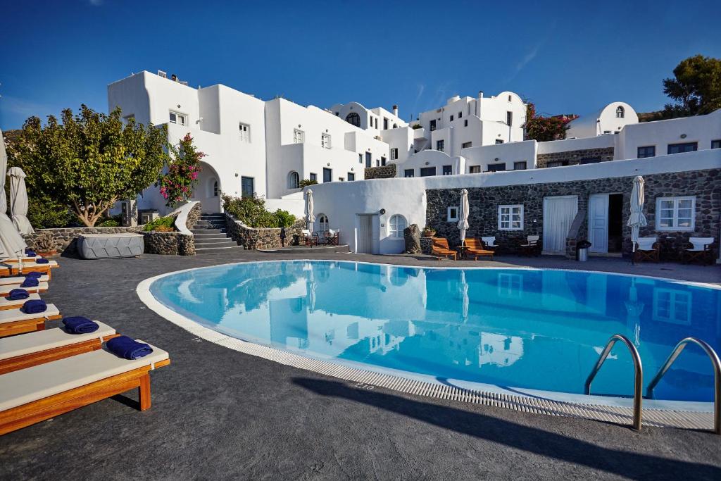 Bazén v ubytování Finikia Memories Hotel nebo v jeho okolí