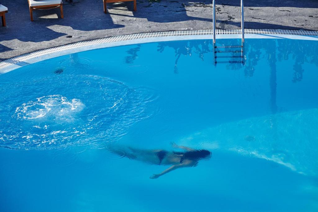 Bazén v ubytování Finikia Memories Hotel nebo v jeho okolí