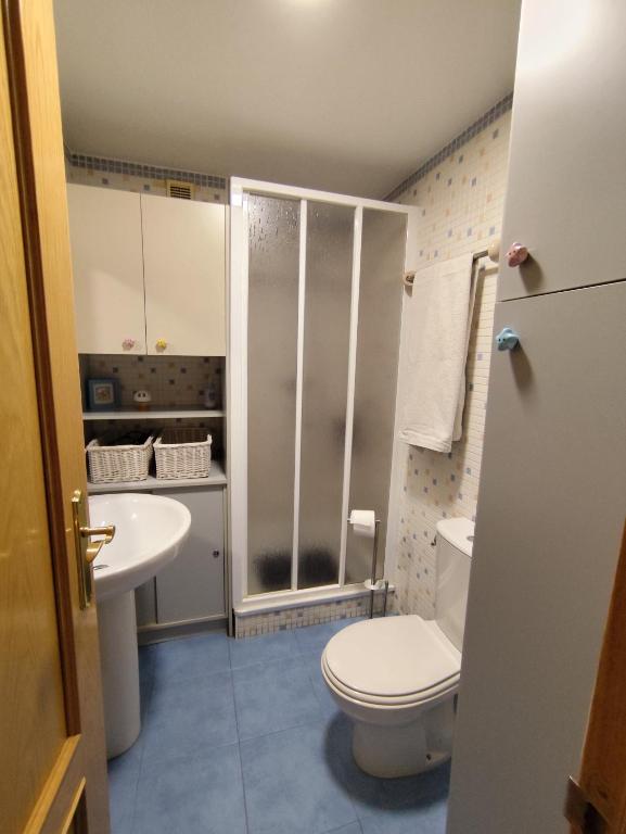 apartamento de tres dormitorios con garaje y todos los servicios cerca - 8