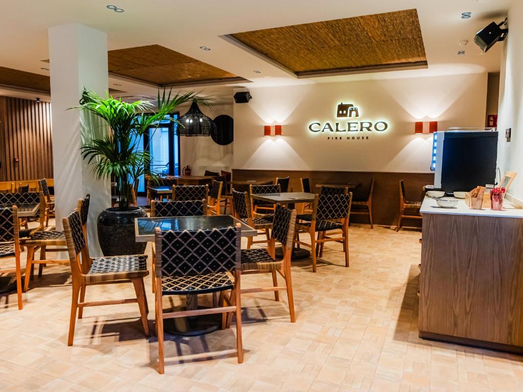 TV a/nebo společenská místnost v ubytování Aparthotel Casita Blanca - Adults Only