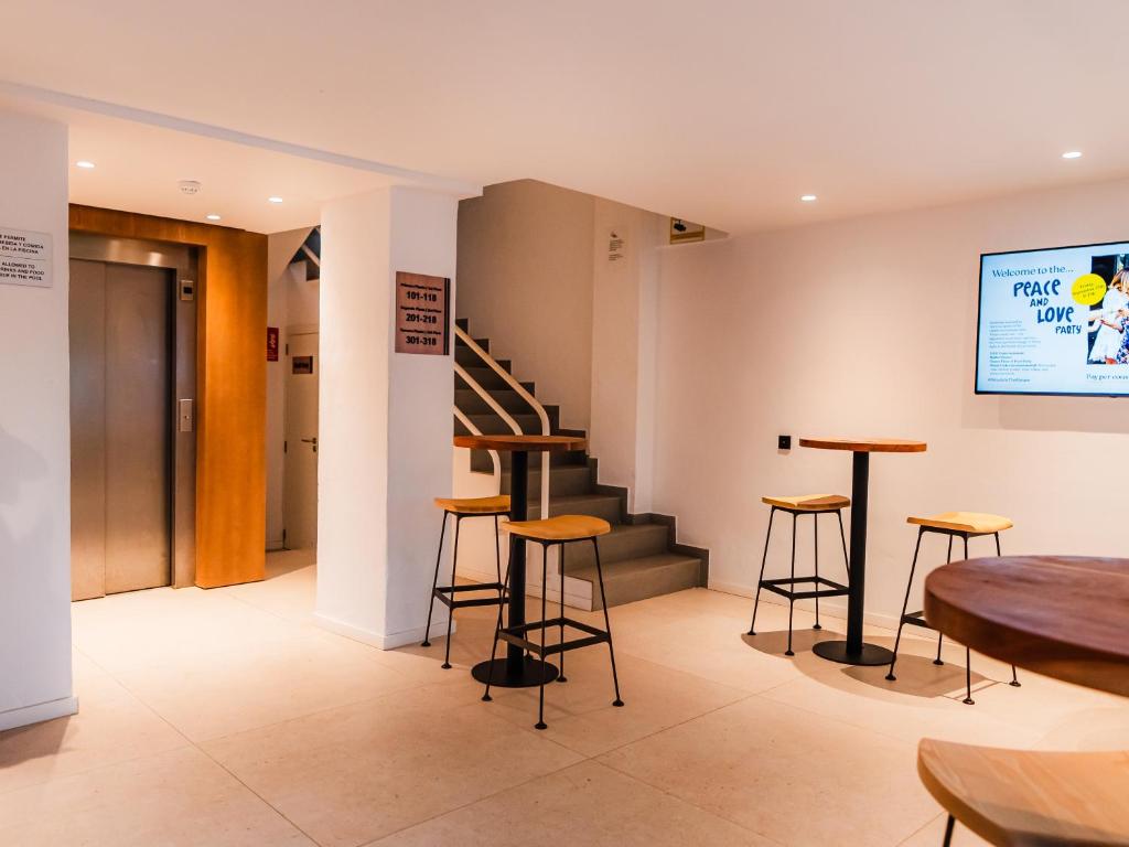 TV a/nebo společenská místnost v ubytování Aparthotel Casita Blanca - Adults Only