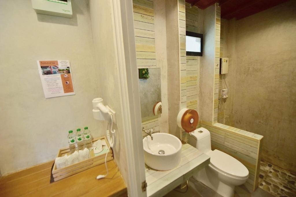 Koupelna v ubytování Virawan pool kohlarn วิราวัน พูล รีสอร์ท ที่พักเกาะล้าน