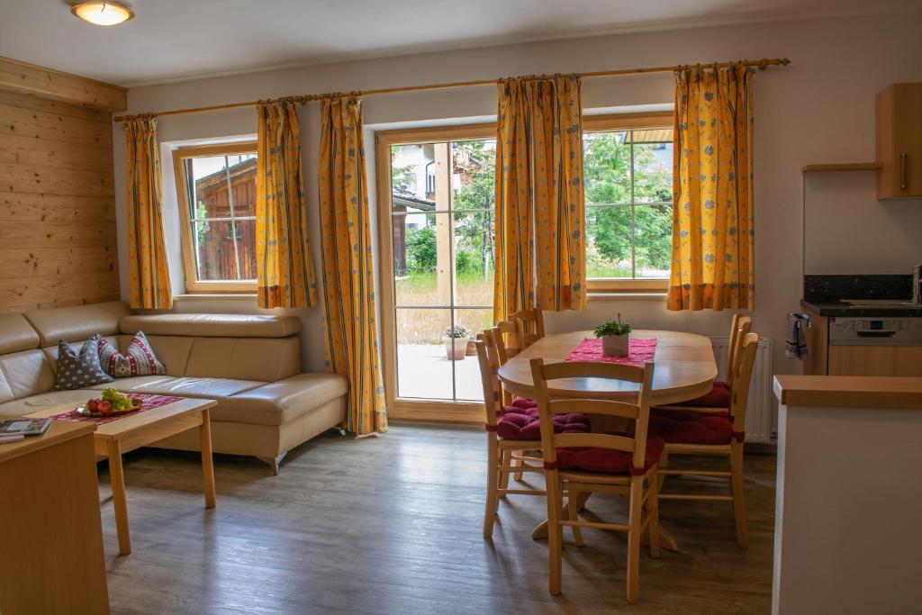 Kuchyň nebo kuchyňský kout v ubytování Reichenspitzblick Appartement