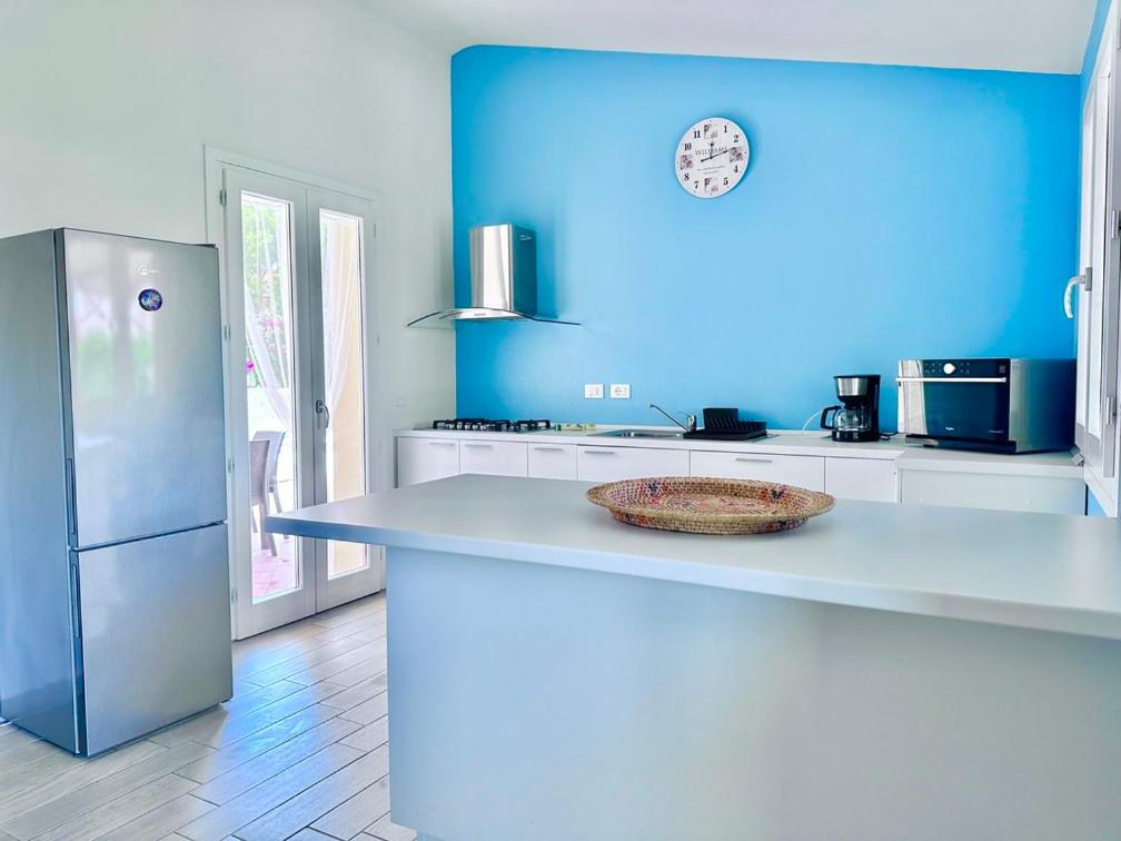 A kitchen or kitchenette at Villa Neni - Key to Villas