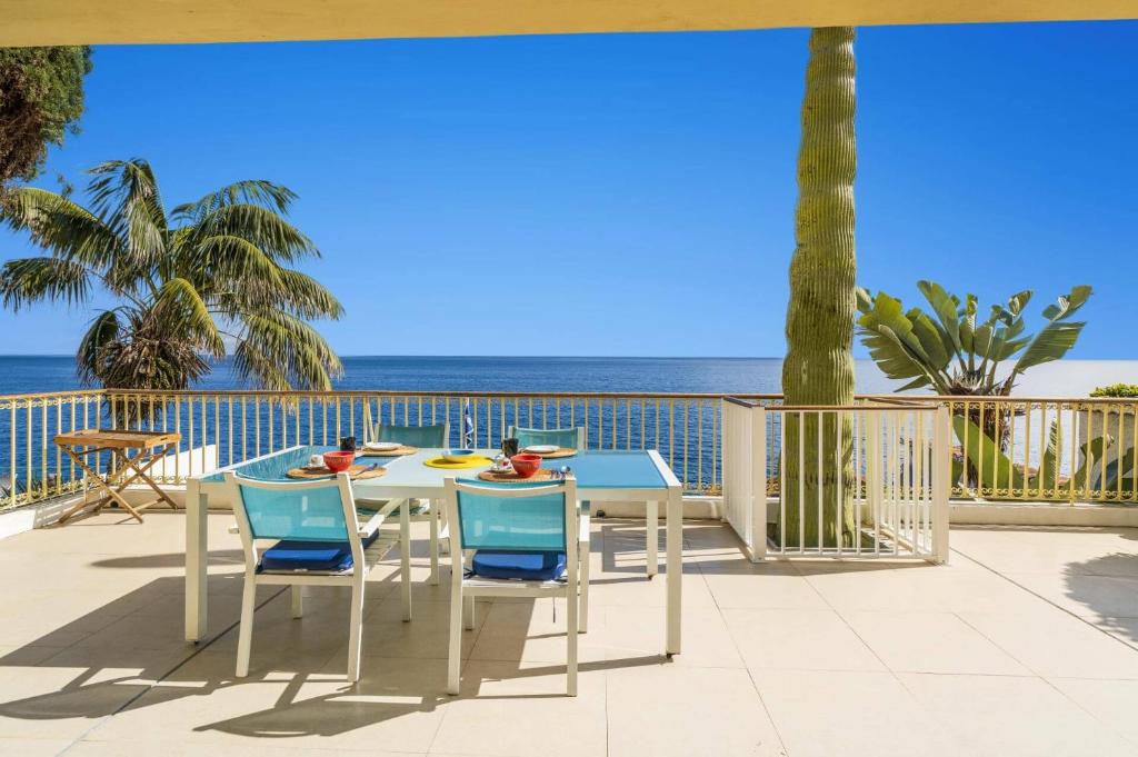 Naturlandskabet i nærheden af villaen