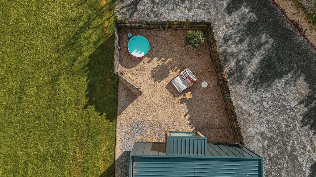 Bazén v ubytování VIBE LUXURY CABINS nebo v jeho okolí