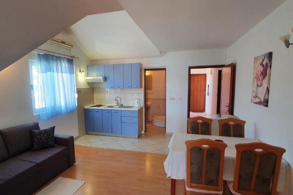 Kuchyňa alebo kuchynka v ubytovaní Apartments Sea view