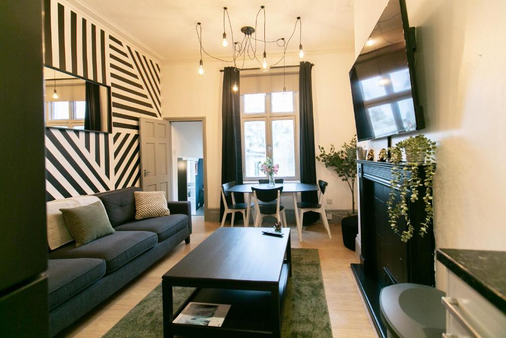 Posezení v ubytování 3 Bed, 2 Bath Apt, City Centre, Parking