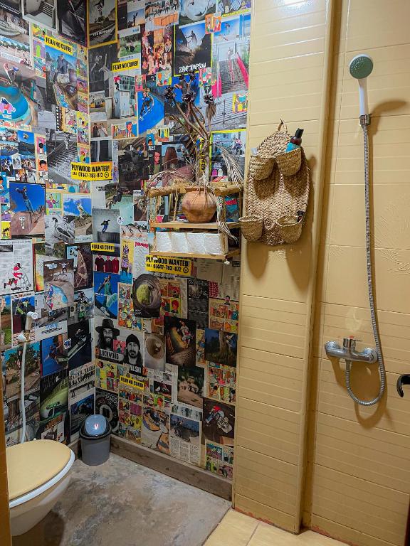 Koupelna v ubytování Desart Hostel