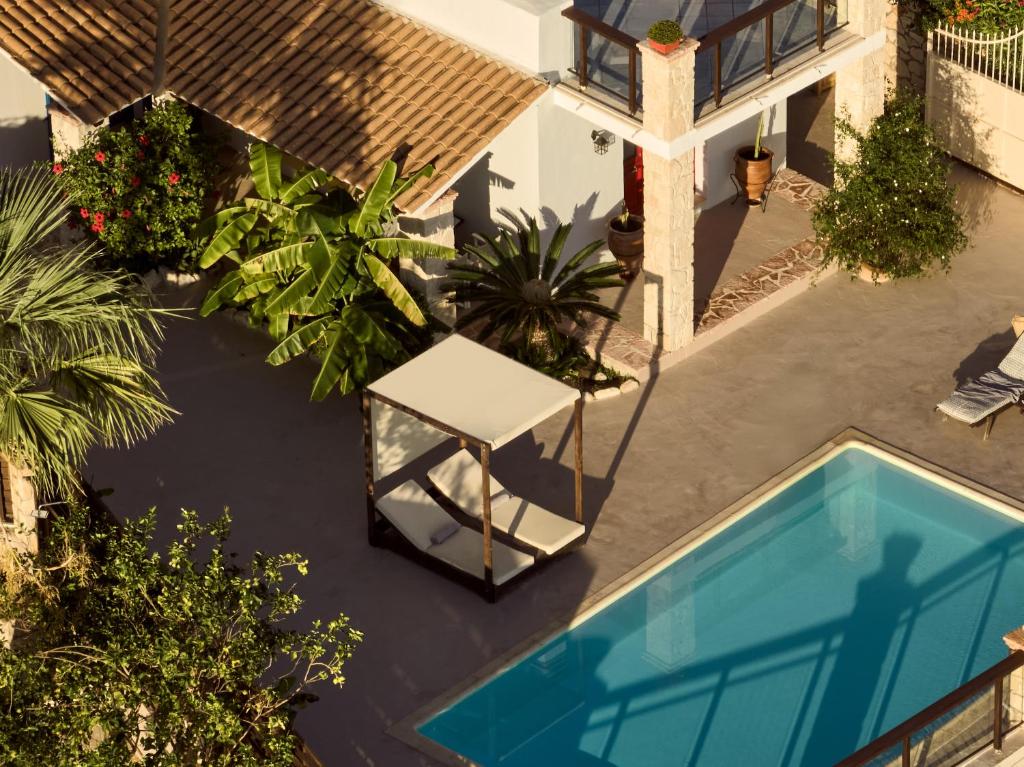 Bazén v ubytování Zakynthos Villas nebo v jeho okolí