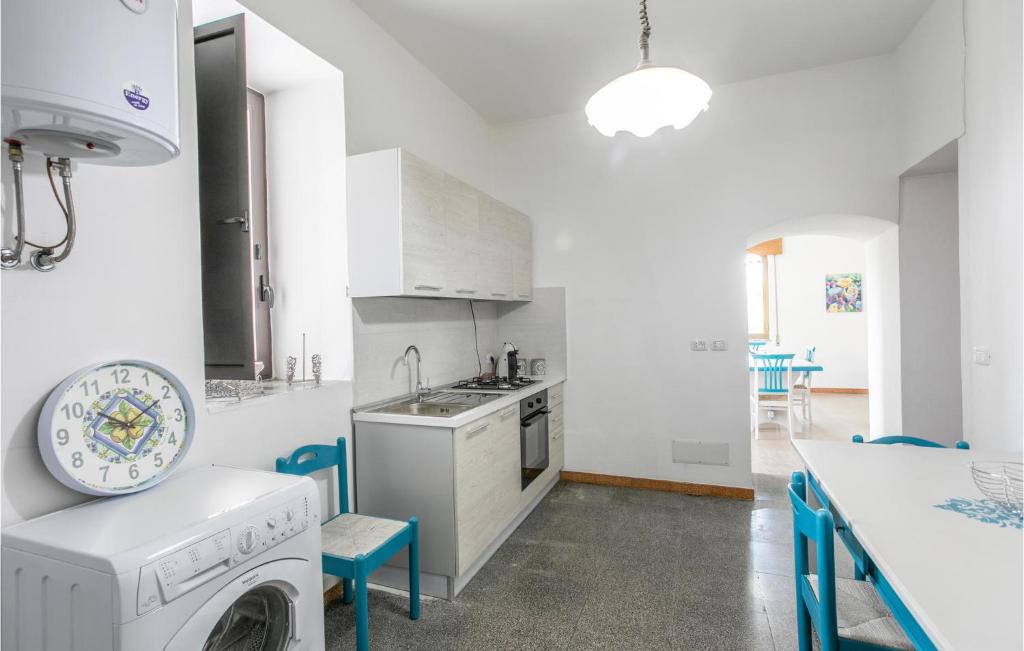A kitchen or kitchenette at Nice Home In Modica With Wifi