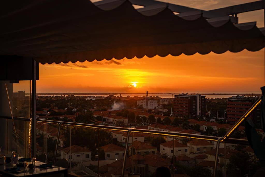 Зображення з фотогалереї помешкання Palmeiras Suite Hotel у місті Луанда