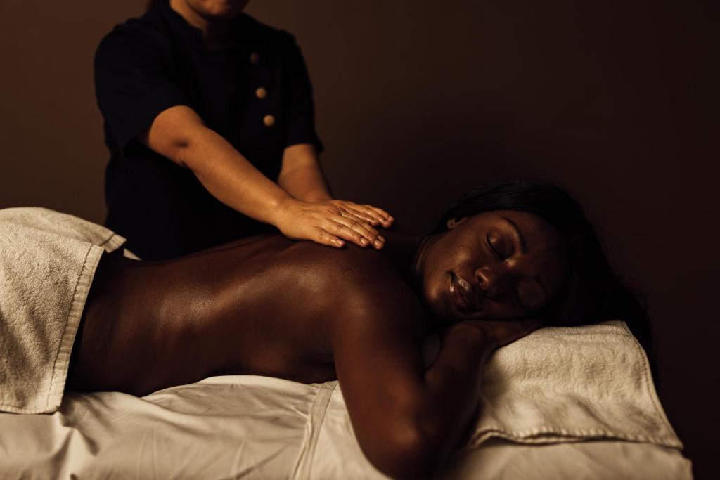 Sluts in Luanda