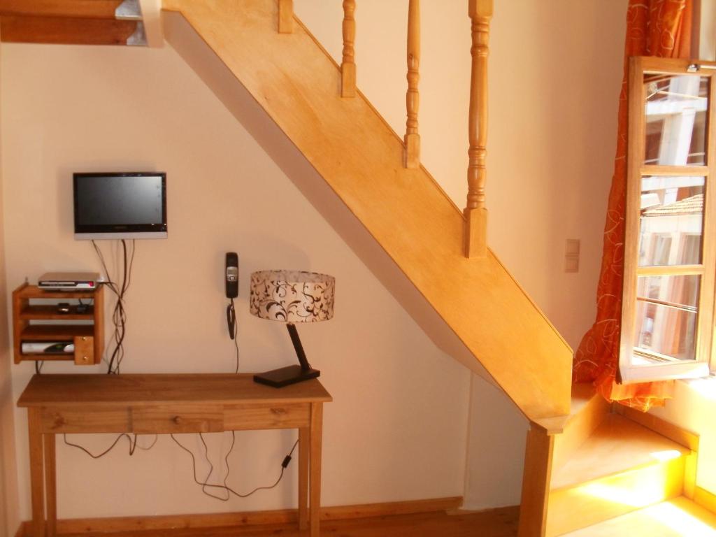 TV a/nebo společenská místnost v ubytování Irene Maisonettes