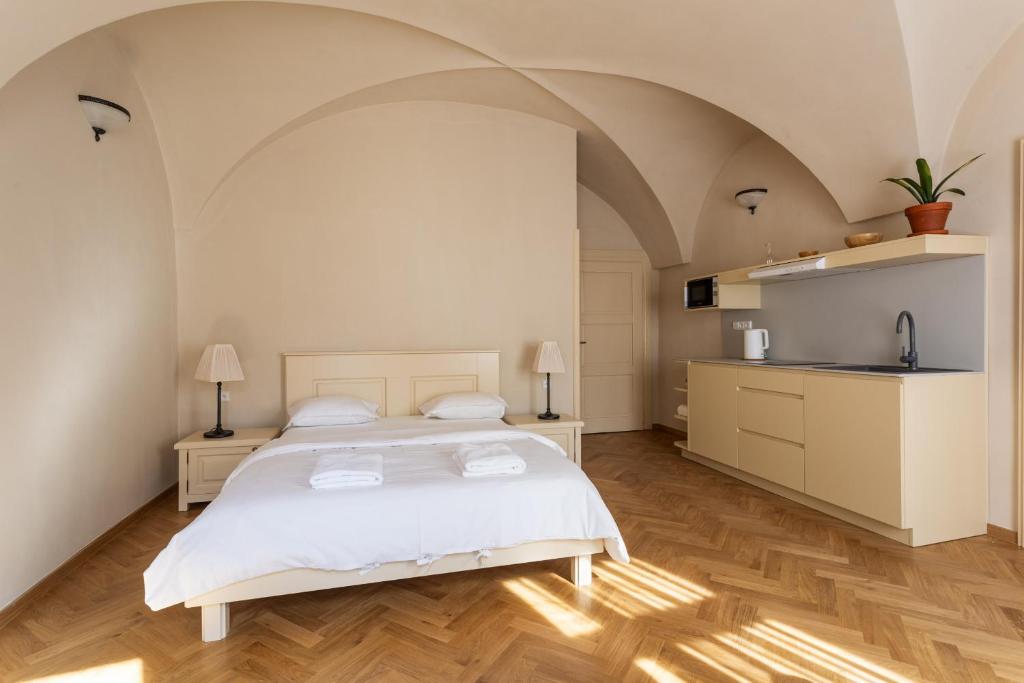 Residence Thunovska - Studio Apartment With One Double Bed