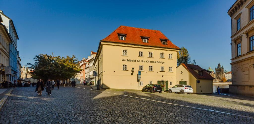 Archibald At the Charles Bridge - Resim 9