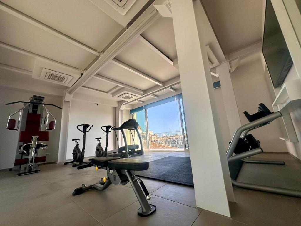 Posilňovňa alebo fitness centrum v ubytovaní Hotel Malavoglia