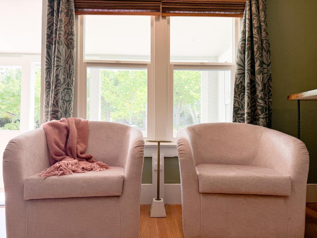 Posezení v ubytování Swank Boutique Suites