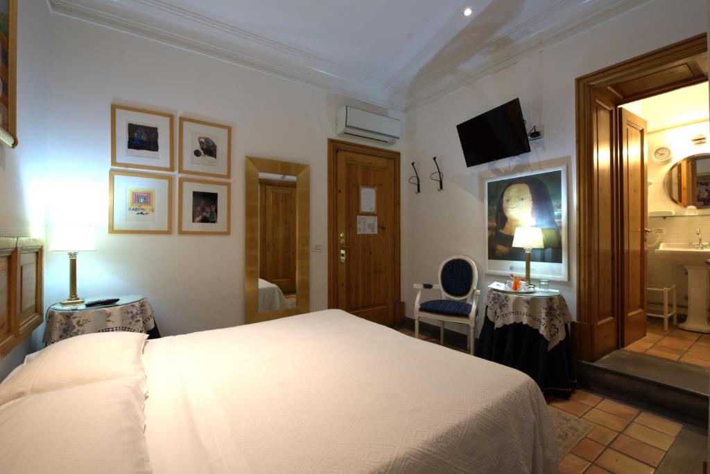 Hotel Locanda Cairoli - Resim 11