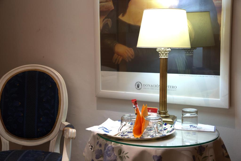 Hotel Locanda Cairoli - Resim 12