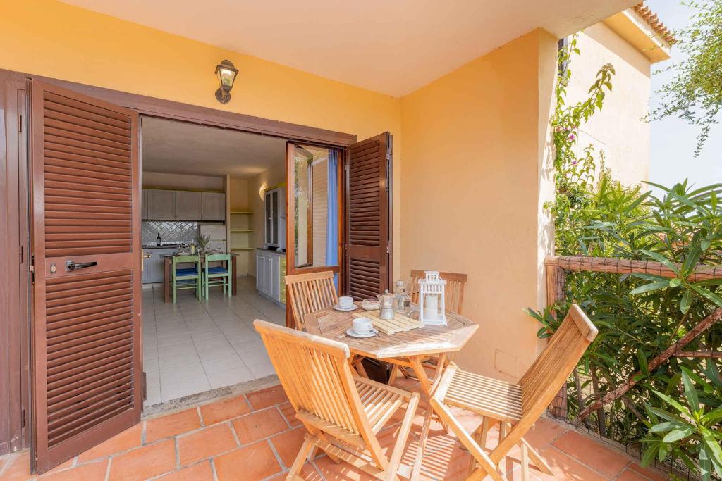 Balkon lub taras w obiekcie Holiday home in Golfo Aranci 30357
