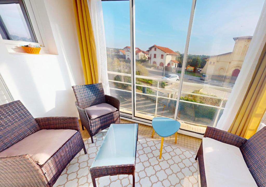 Χώρος καθιστικού στο Bateau - T2 proche de l'océan à Hossegor