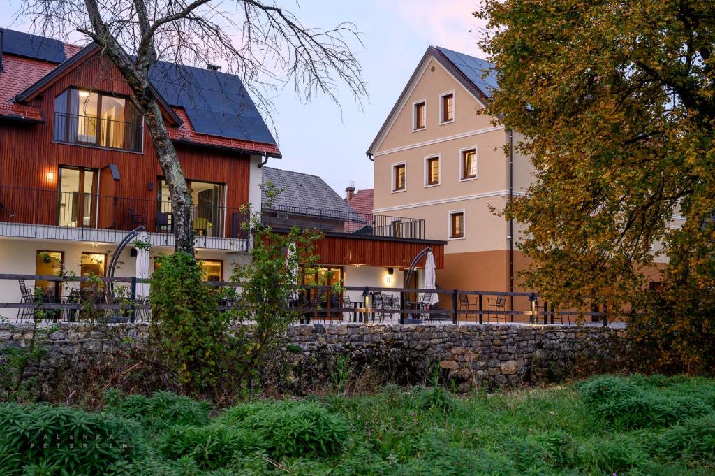 Budova, kde se hotel nachází