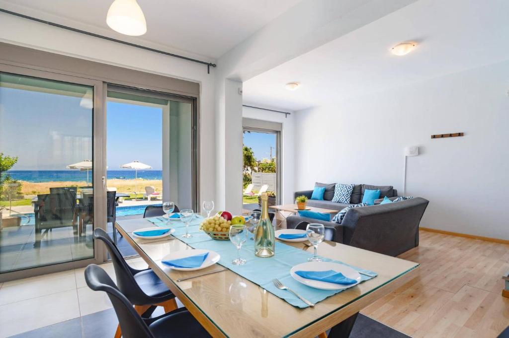Posedenie v ubytovaní Villa Rhodes Sea View by Villa Plus