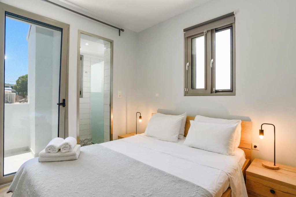 Posteľ alebo postele v izbe v ubytovaní Villa Rhodes Sea View by Villa Plus