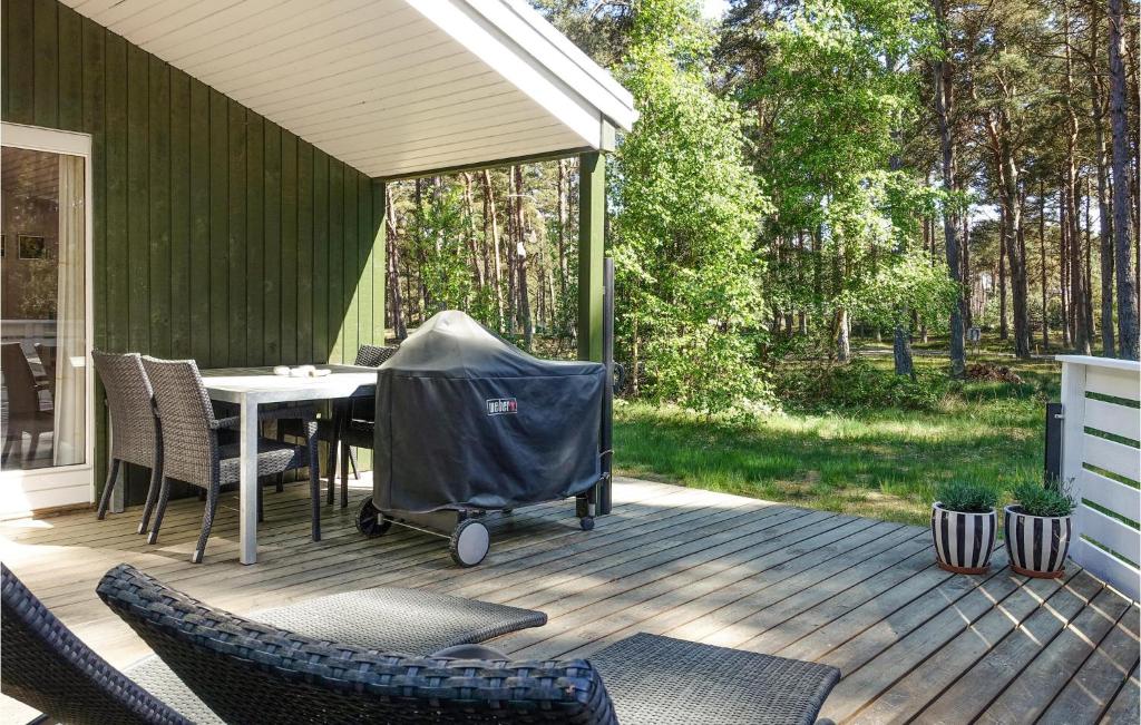 Zahrada ubytování 3 Bedroom Beautiful Home In Nexø