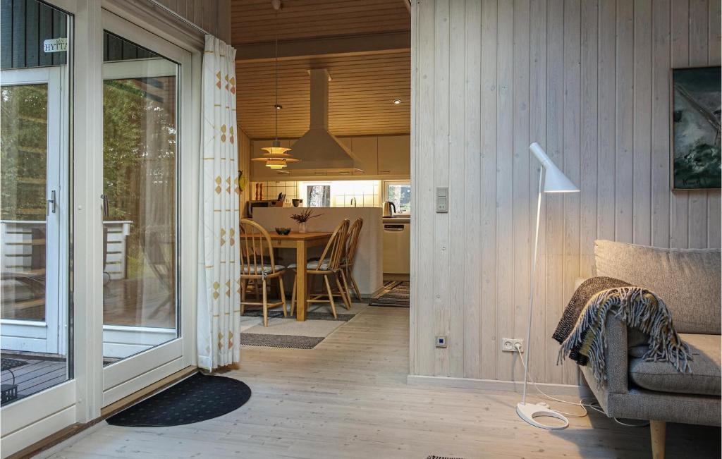 Posezení v ubytování 3 Bedroom Beautiful Home In Nexø