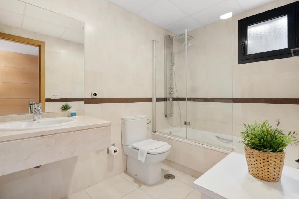 Kúpeľňa v ubytovaní Alamar apartment in La Cala de Mijas by Costarentals - Ref 38