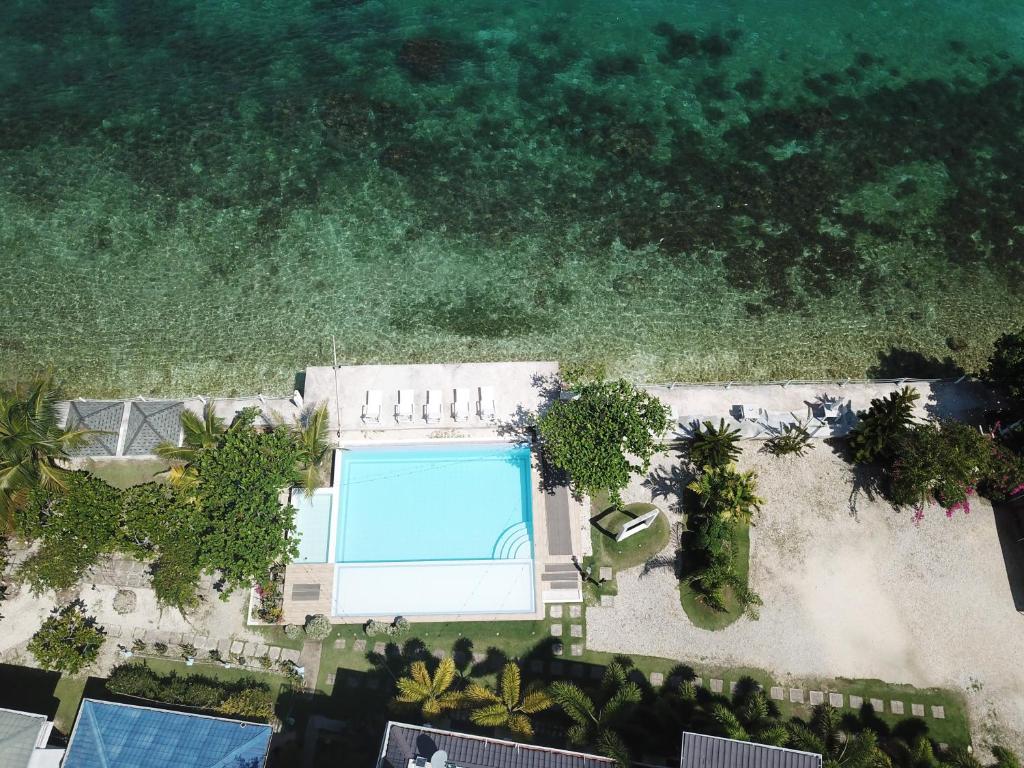 Bazén v ubytování Seascape Beach Resort Oslob nebo v jeho okolí