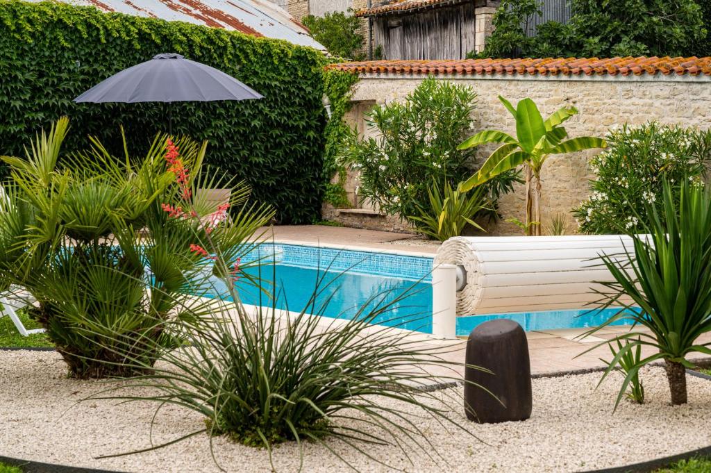 Piscina en o cerca de Domaine De L'Angélique