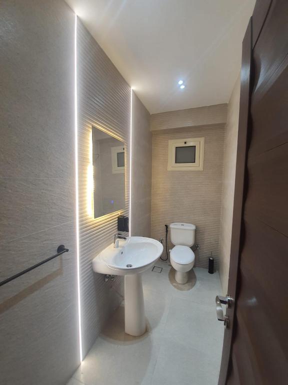 Koupelna v ubytování New Cairo rooms