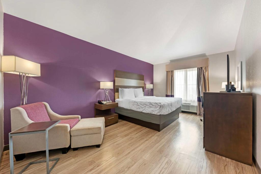 Best Western Plus Buda Austin Inn & Suites photo
