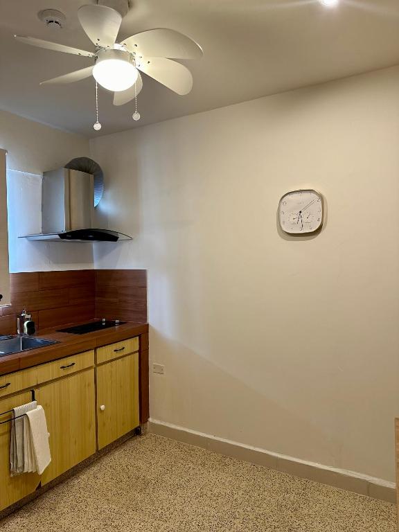 Kuchyň nebo kuchyňský kout v ubytování Apartamento en el Corazón de Boquete