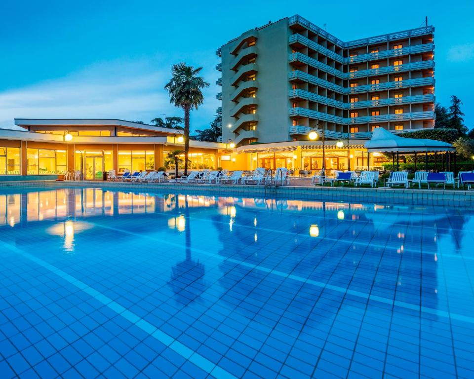 Bazén v ubytování Hotel Apollo Terme nebo v jeho okolí