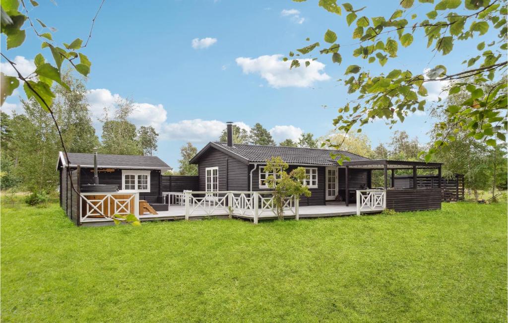 Zahrada ubytování Amazing Home In Rødby With Wifi