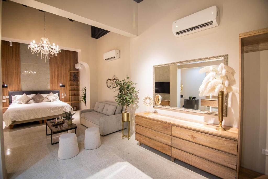 Postel nebo postele na pokoji v ubytování Scalea Di Mare Hotel