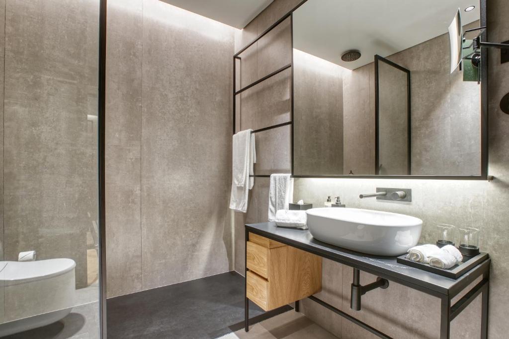 Palatial Suites - 15