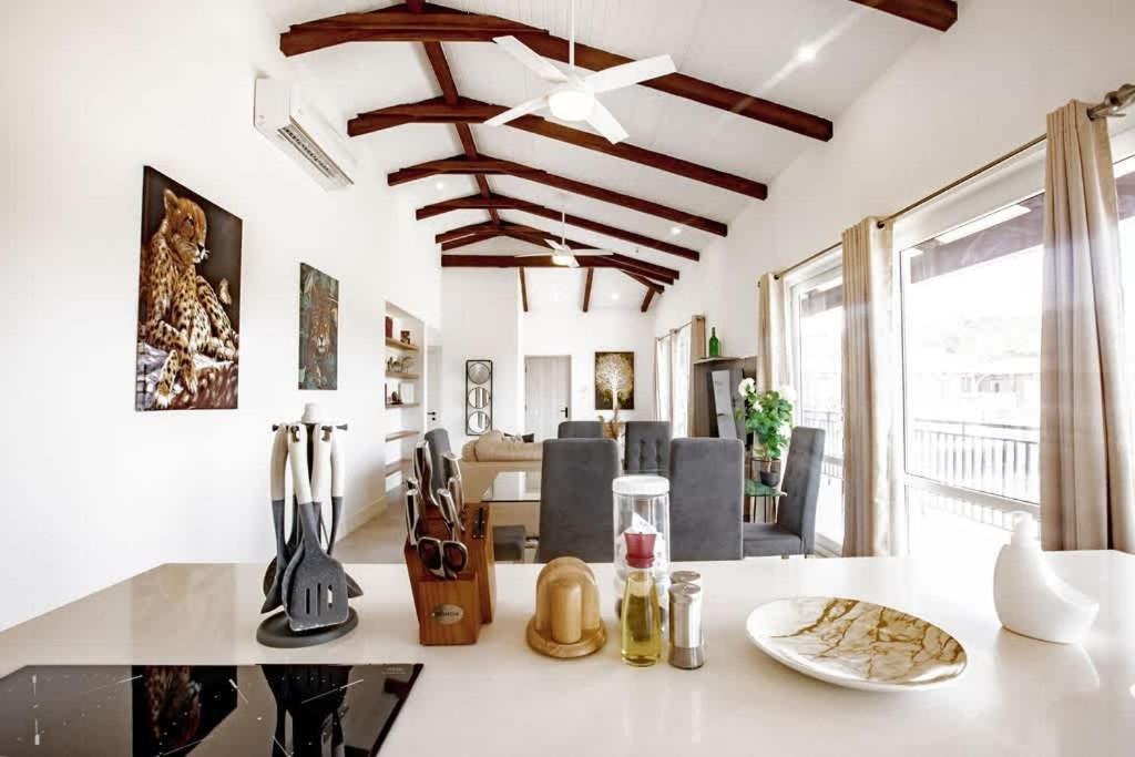 Curated visual reference: Visual Reference: Spacious Bright Airy Penthouse C At Playa Venao Playa Venao
