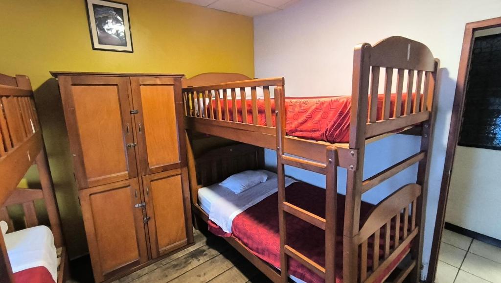 Postel nebo postele na pokoji v ubytování Flying Dog Hostel Iquitos